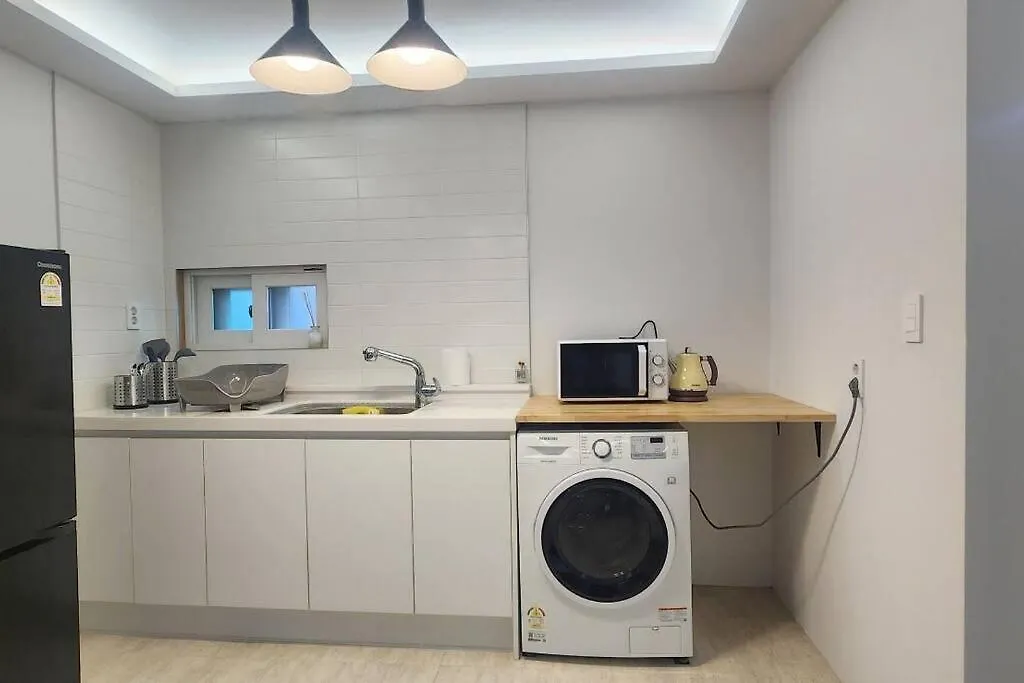 Apartamento C-5 White Linen House Seúl