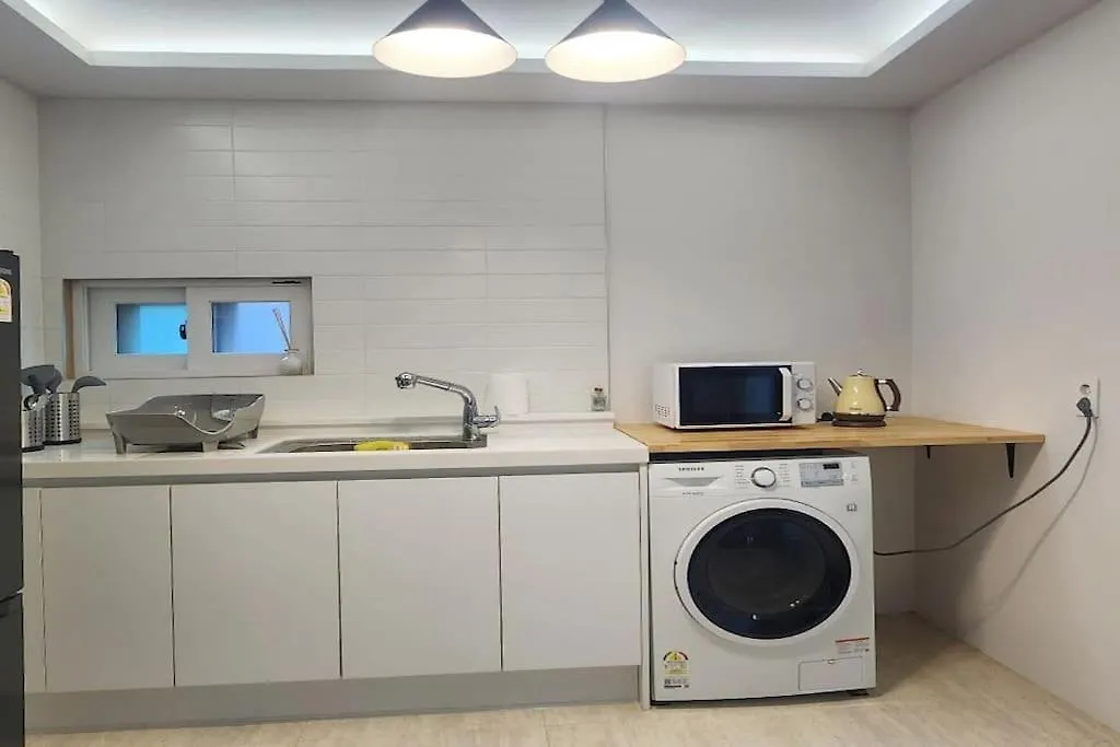 Apartamento C-5 White Linen House Seúl 0*,
