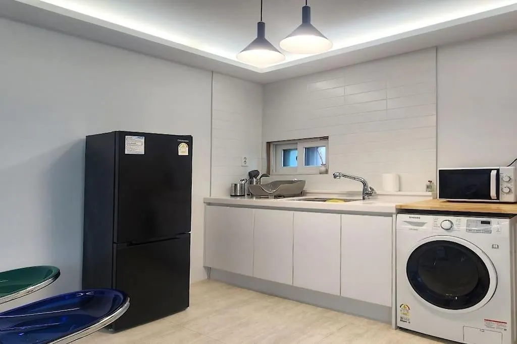 C-5 White Linen House Apartment Seoul South Korea