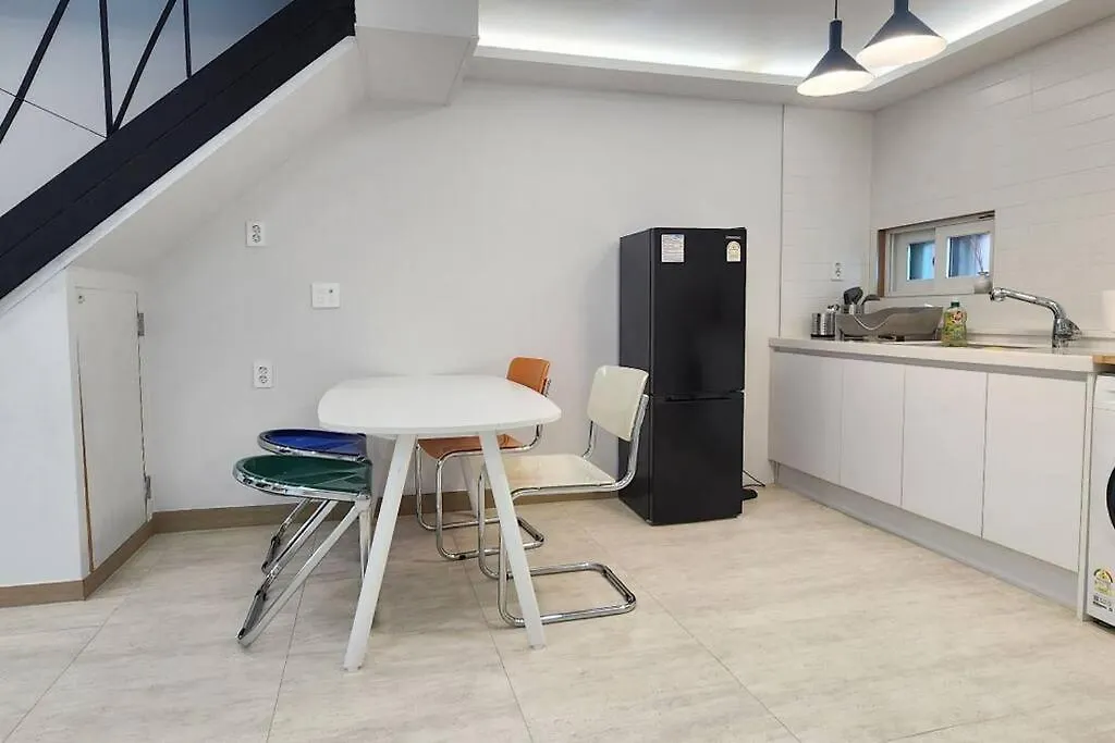 C-5 White Linen House Apartment Seoul