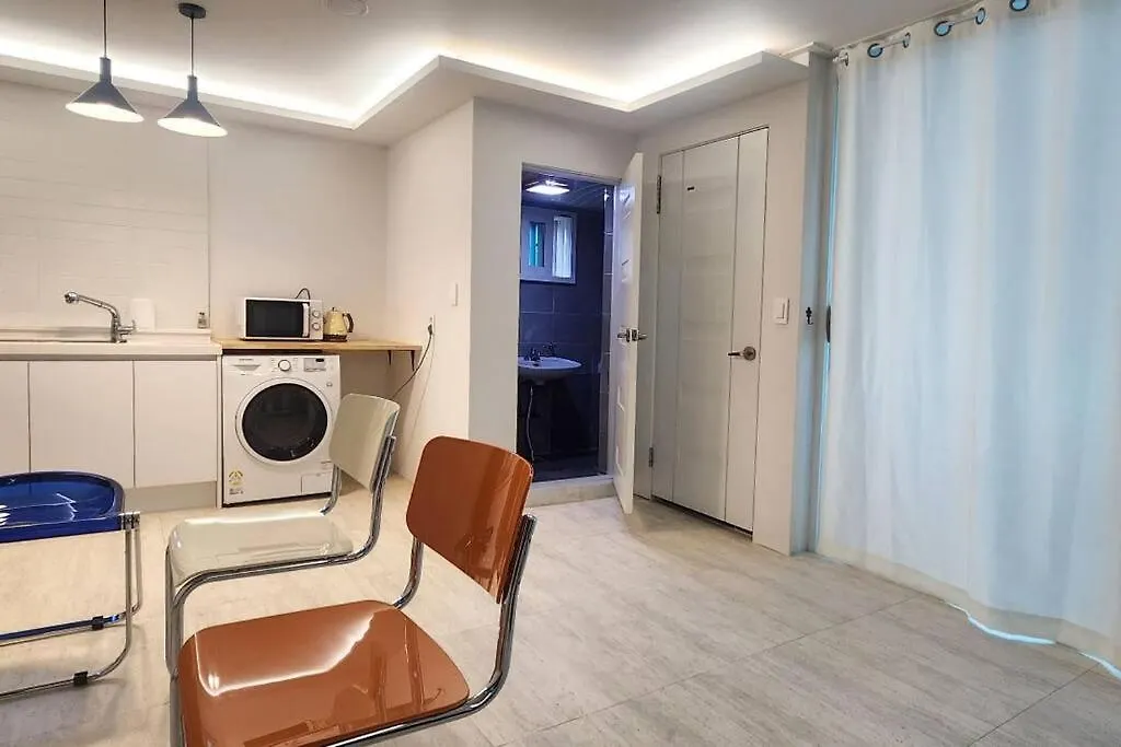 C-5 White Linen House Apartment Seoul 0*,  South Korea