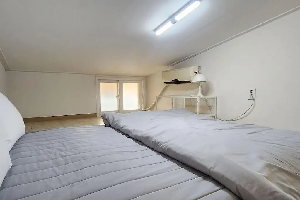 C-5 White Linen House Apartment Seoul South Korea